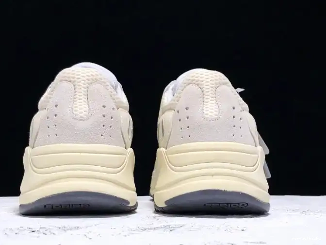 Yeezy Boost 700 EG7596 Analog Adidas 0530